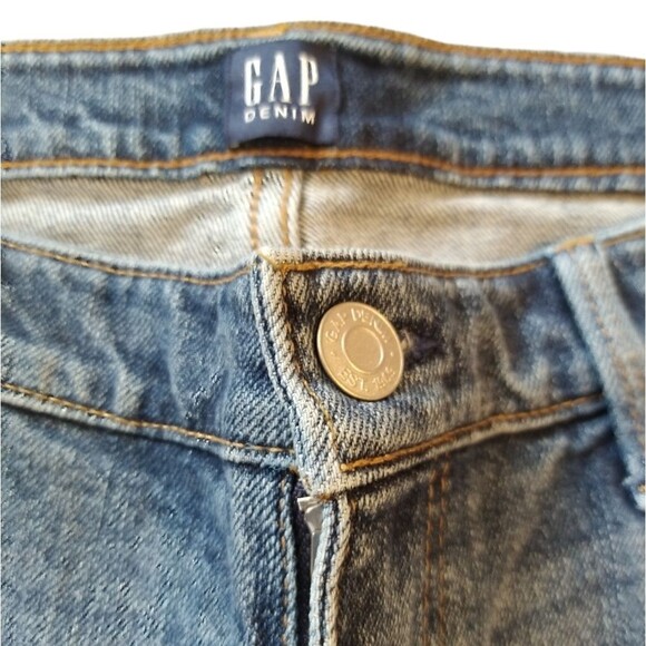 GAP Girlfriend Cropped Jeans - Picture 5 of 9